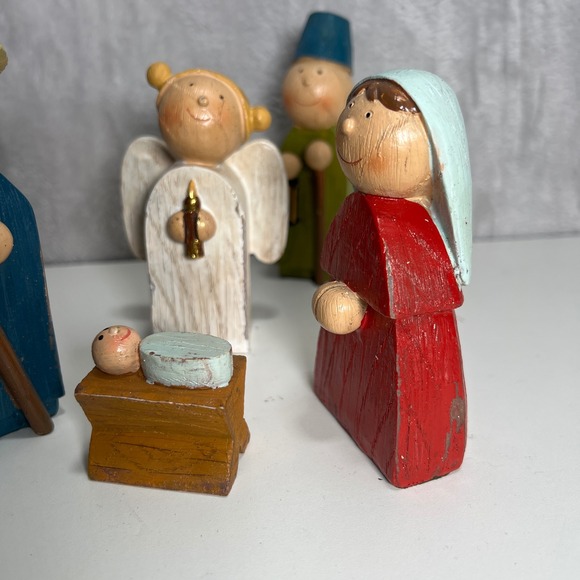 Wooden Nativity Set 9 Piece Figurines Shepherd Angel Jesus Rustic hand painted - Picture 3 of 12